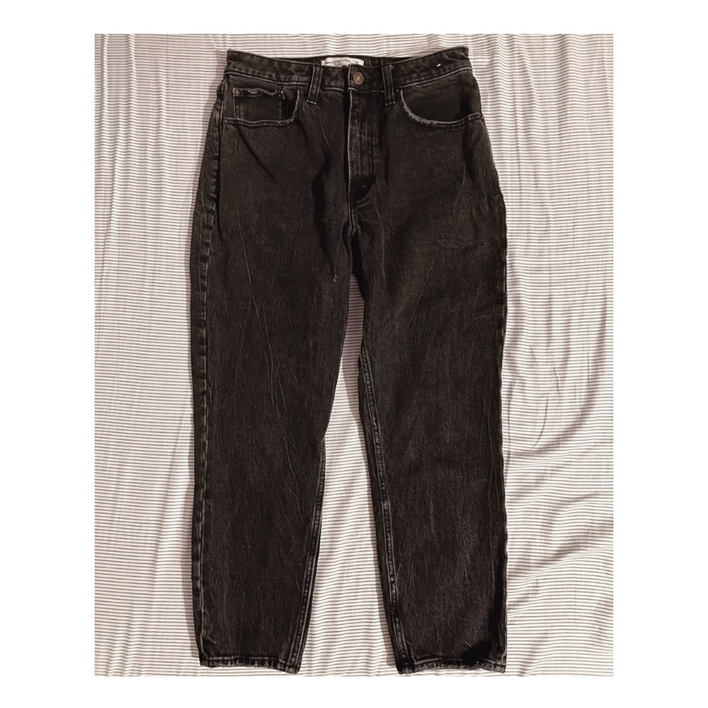 Abercrombie & Fitch curve love black denim mom jeans size 6 / 28, short length